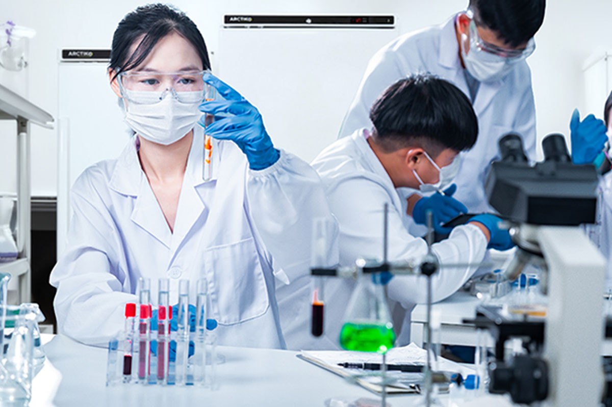 Laboratory and Research Application | Cold Storage Solutions | Researchers with Science Equipment